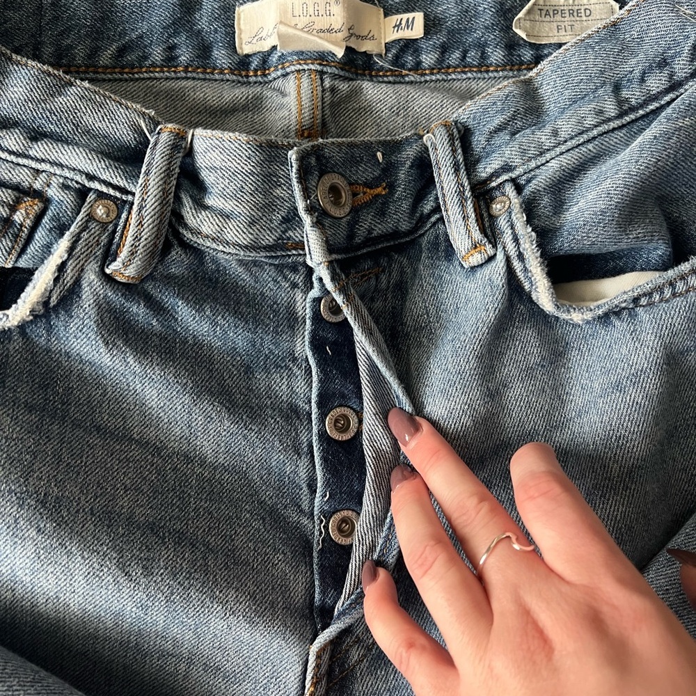 H&M Light Blue Tapered Jeans with Raw Edge - Picture 5 of 11